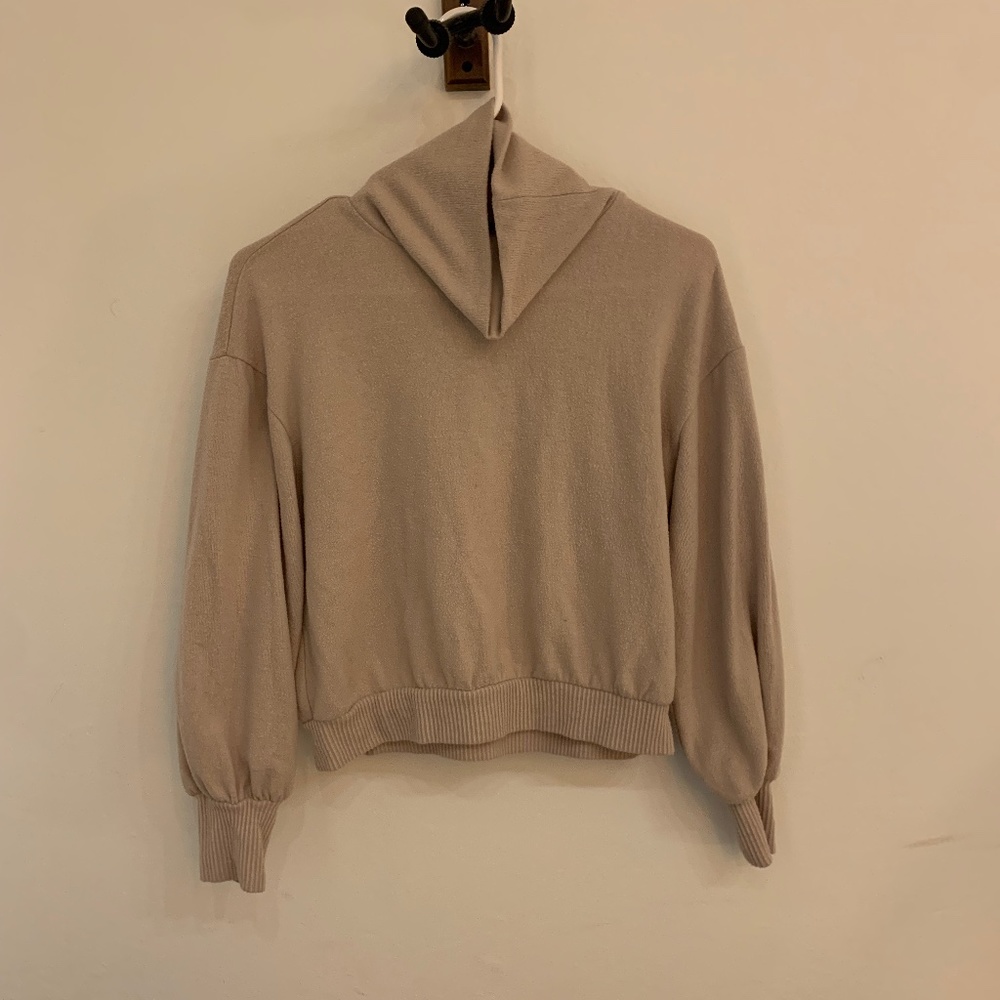 CROPPED TURTLE NECK SWEATER